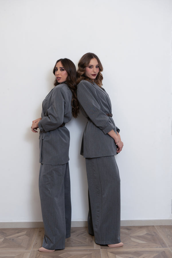Tailleur Gessato Giacca Over con cintura