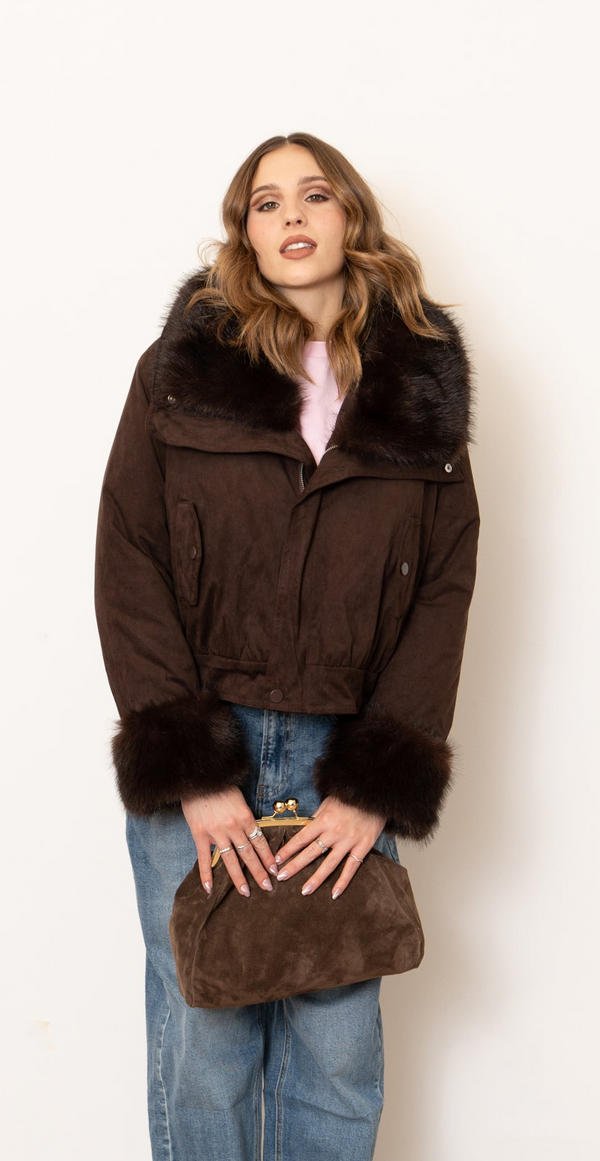 Giubbino imbottito con collo e polsini in ecofur