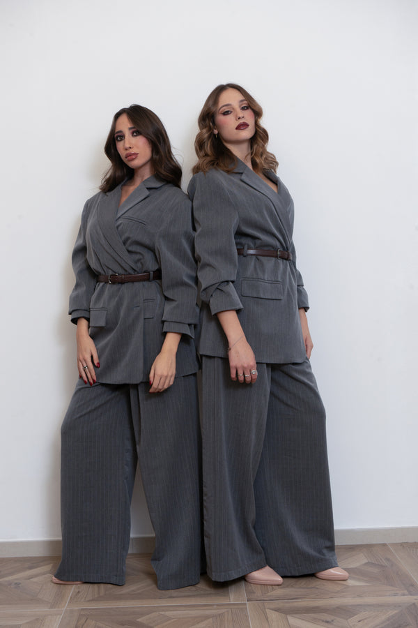 Tailleur Gessato Giacca Over con cintura